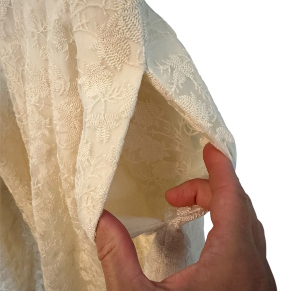 Gal Meets Glam Amelia Dress white lace 4 - Picture 7 of 10